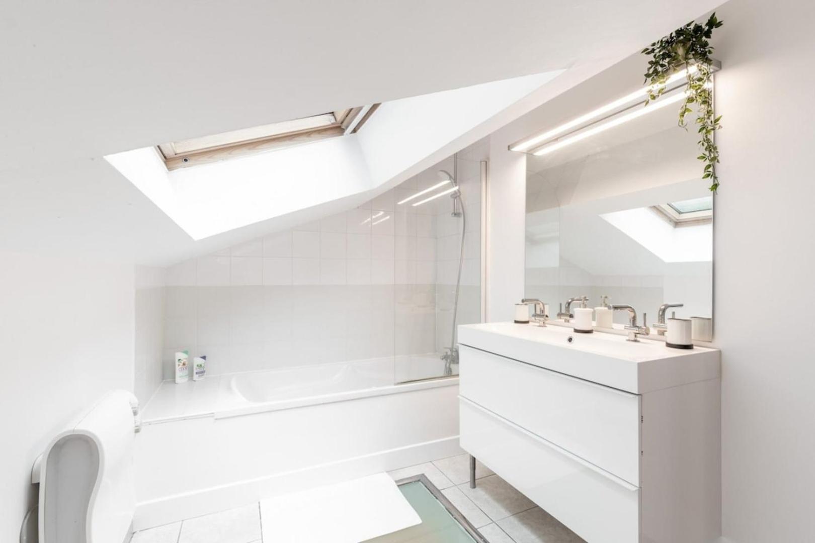 Lille Center - 4 Bedroom Duplex Apartment! ภายนอก รูปภาพ