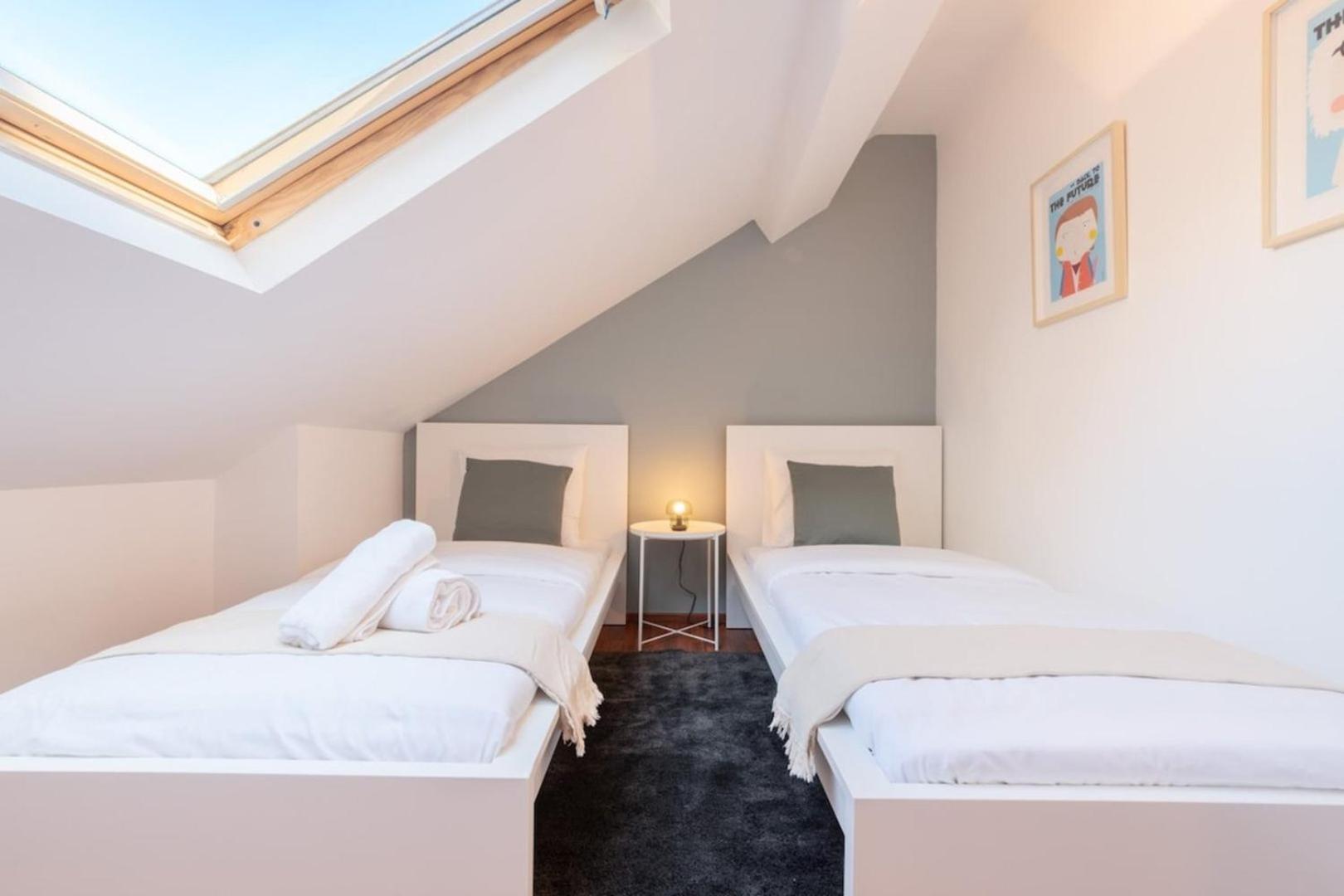 Lille Center - 4 Bedroom Duplex Apartment! ภายนอก รูปภาพ