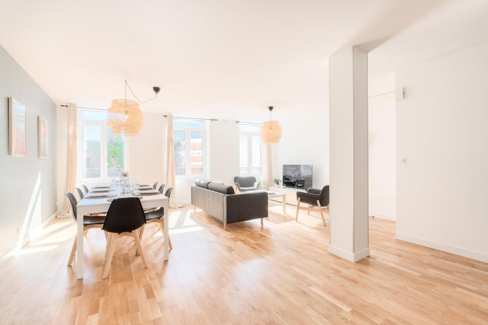 Lille Center - 4 Bedroom Duplex Apartment! ภายนอก รูปภาพ