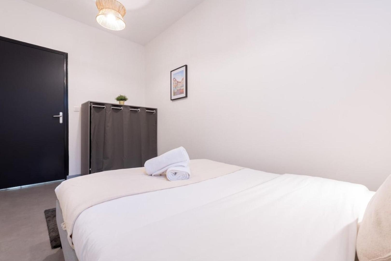 Lille Center - 4 Bedroom Duplex Apartment! ภายนอก รูปภาพ