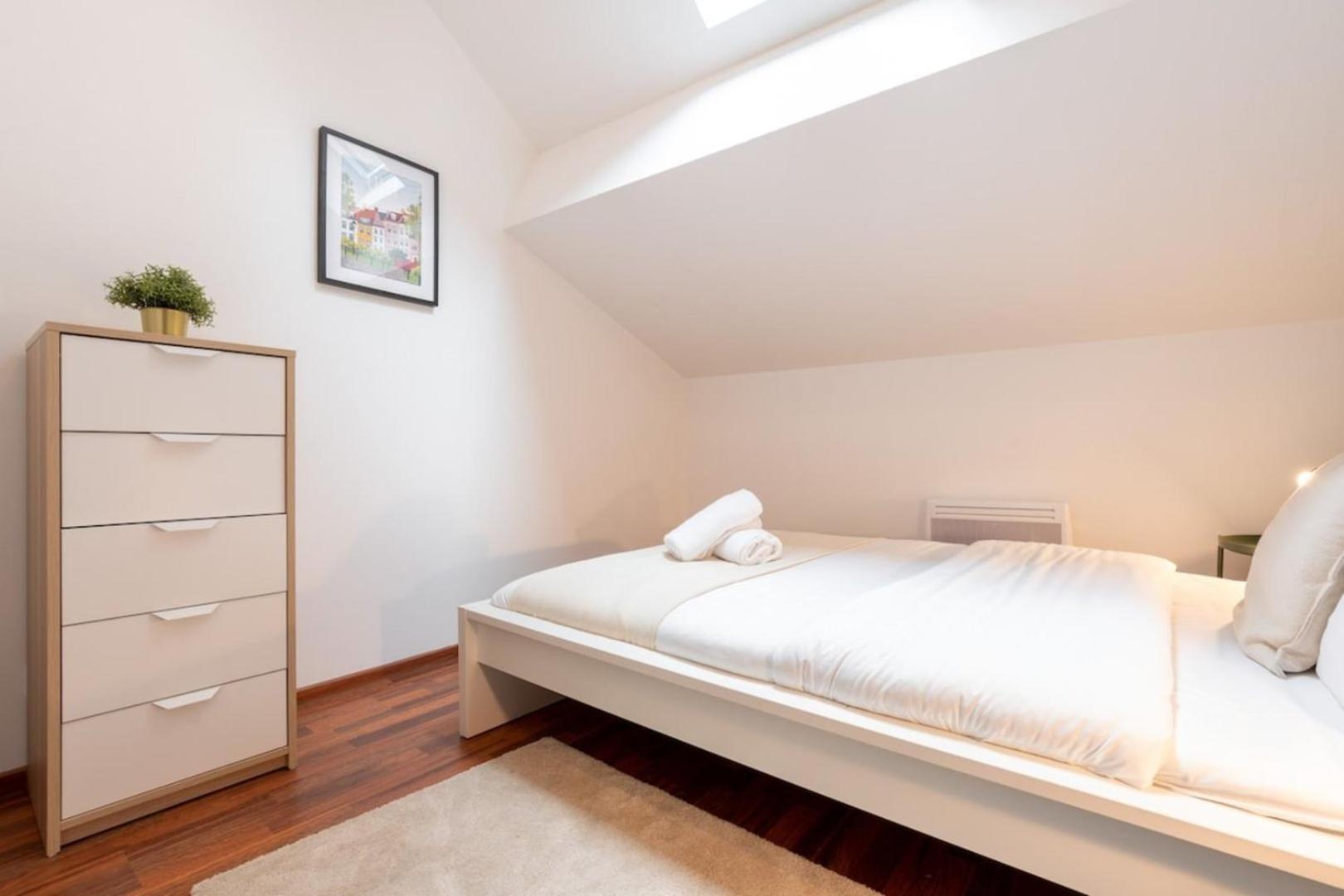 Lille Center - 4 Bedroom Duplex Apartment! ภายนอก รูปภาพ