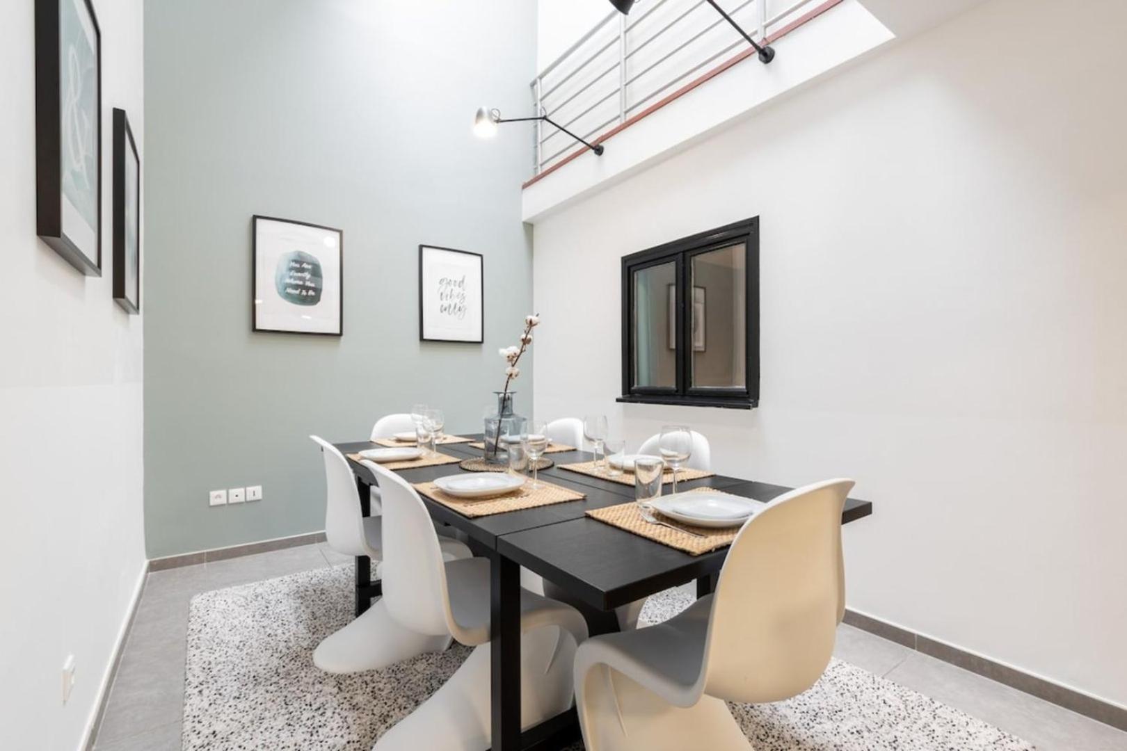 Lille Center - 4 Bedroom Duplex Apartment! ภายนอก รูปภาพ