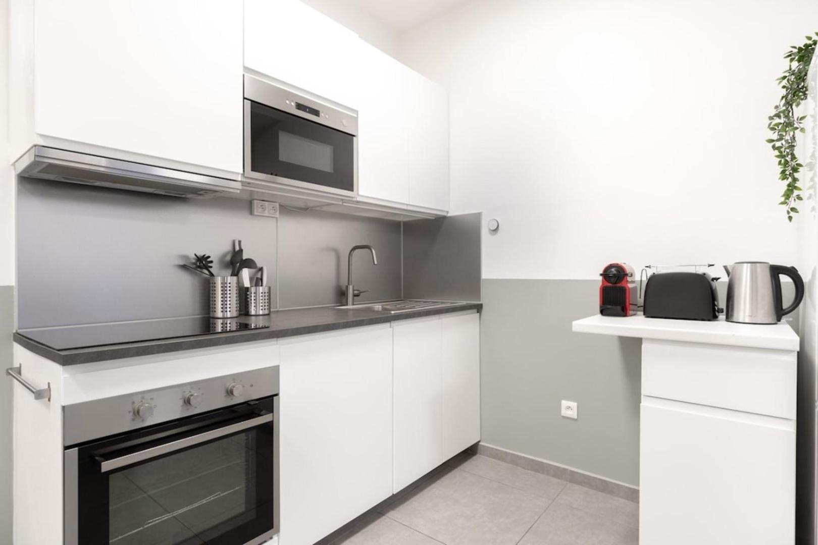 Lille Center - 4 Bedroom Duplex Apartment! ภายนอก รูปภาพ