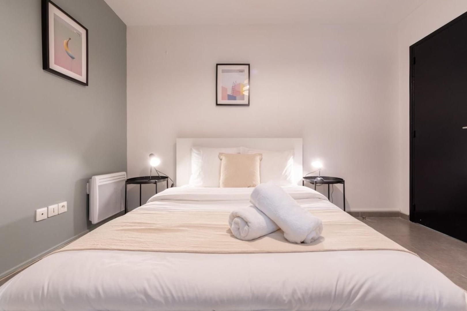 Lille Center - 4 Bedroom Duplex Apartment! ภายนอก รูปภาพ