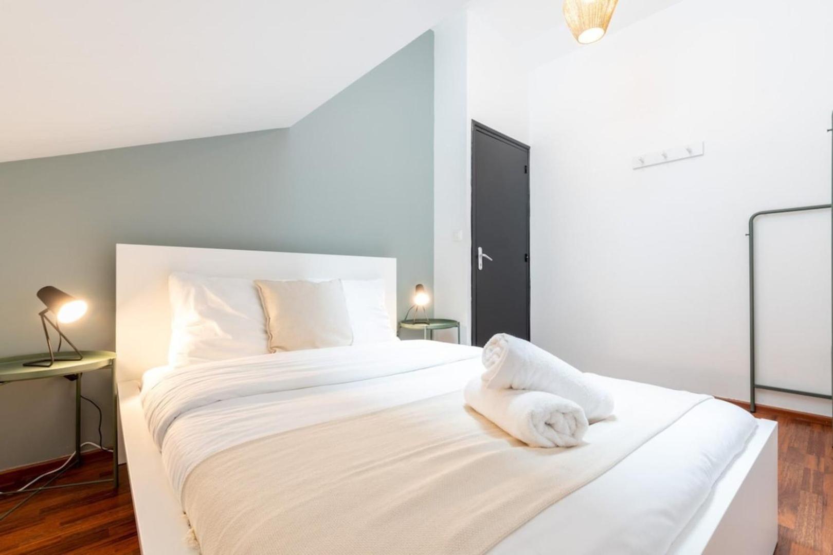 Lille Center - 4 Bedroom Duplex Apartment! ภายนอก รูปภาพ